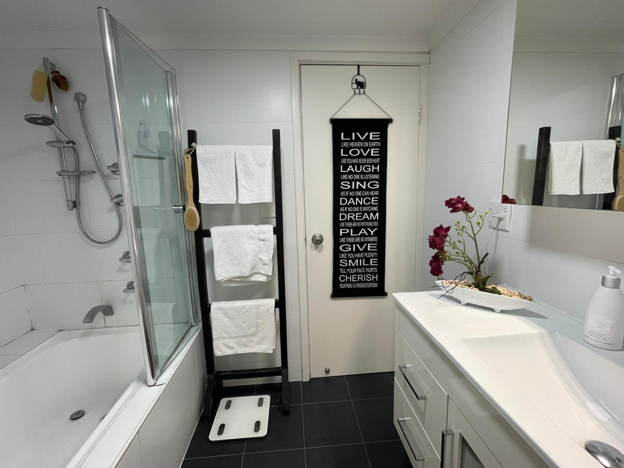 Manly Beachfront Stay 시드니 객실 사진
